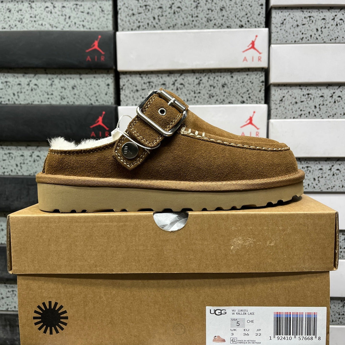 UGG Neumel Waterproof Lace-Up Chukka Boot – Suede Boot with UGGplush Shearling Lining, Metal Eyelet Lacing & Waterproof Sugar Sole in Chestnut