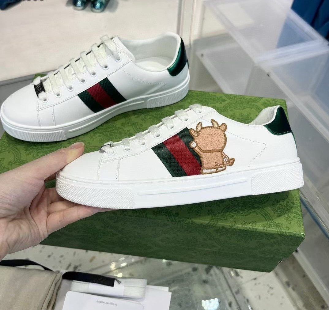 Gucci Green and Red Stripe Low-Top Sneakers - White Sole